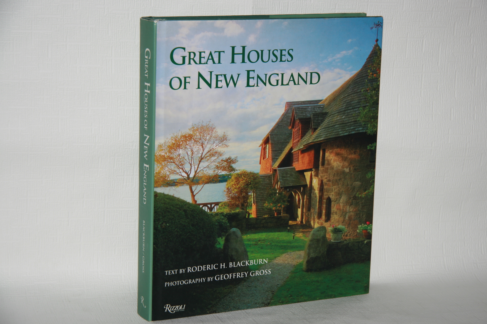 Great Houses of New England — Визуальные искусства и архитектура